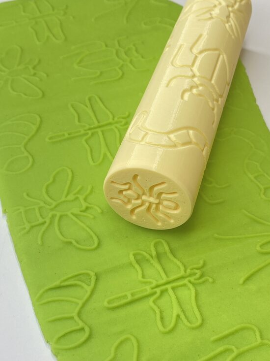 BUGS playdough roll