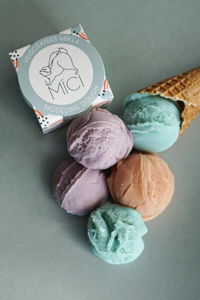 Lilac play dough 120g